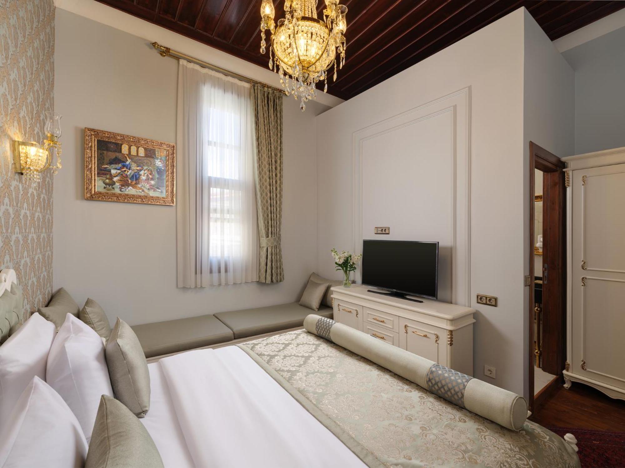 Deluxe Çift Kişilik Oda (2 Yetişkin + 1 Çocuk)